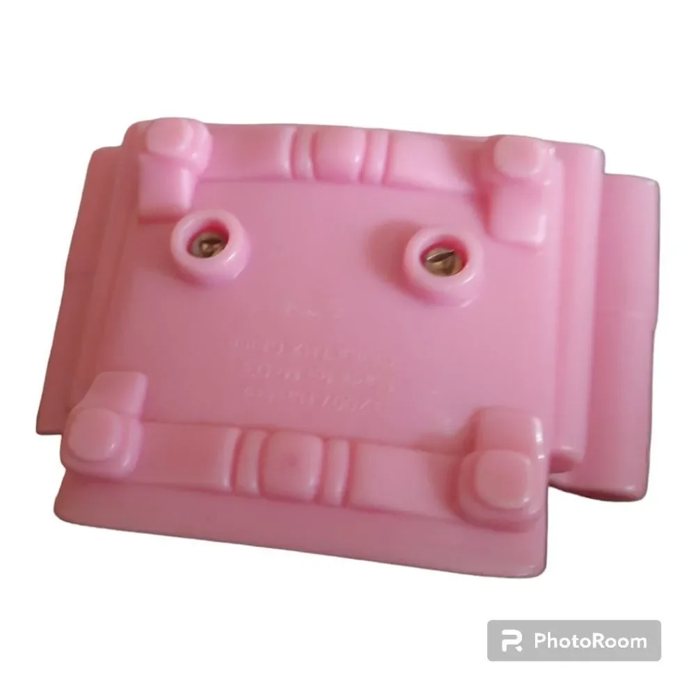 Hasbro McDonalds Happy Meal Toy 2007 Pink Plastic Arm Chair